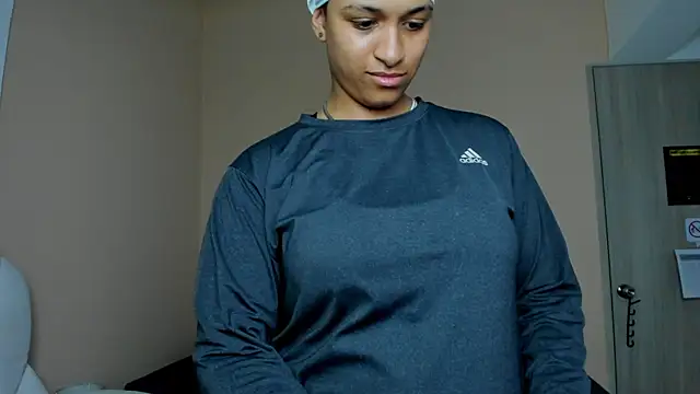 Snapshot of Dominick_jones chatting on September 13, 4:23 am Dominick jones online show from September 13, 4:23 am