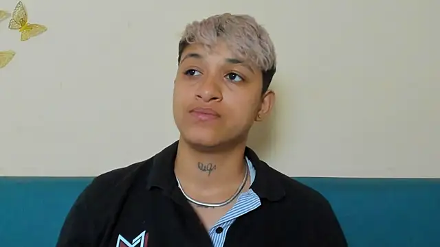 Snapshot of Dominick_jones chatting on September 16, 12:11 am Dominick jones online show from September 16, 12:11 am