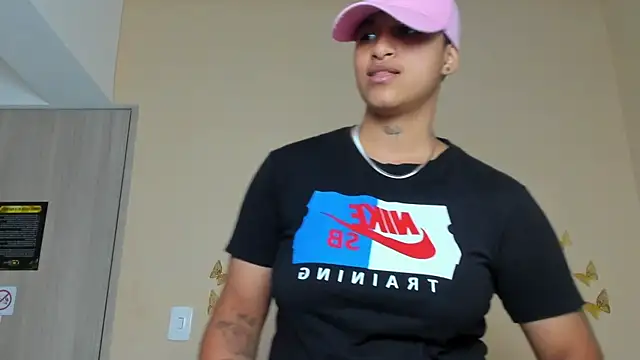 Snapshot of Dominick_jones chatting on September 17, 5:09 am Dominick jones online show from September 17, 5:09 am