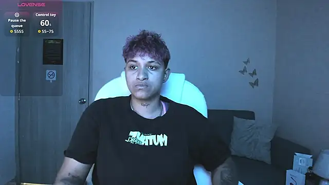 Snapshot of Dominick_jones chatting on September 25, 4:05 am Dominick jones online show from September 25, 4:05 am