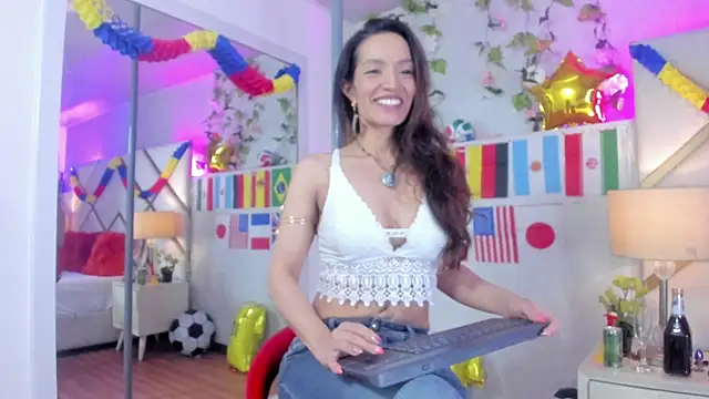 Snapshot of AmyRox_ chatting on June 15, 12:07 pm AmyRox online show from June 15, 12:07 pm