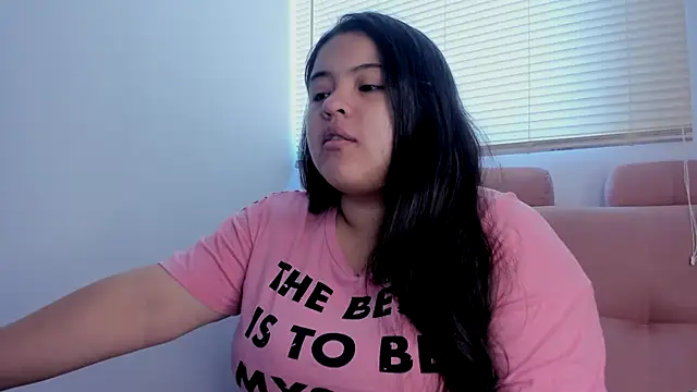 Snapshot of lizzie_c chatting on October 23, 1:43 pm lizzie c online show from October 23, 1:43 pm