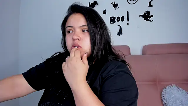 Snapshot of lizzie_c chatting on November 2, 9:06 pm lizzie c online show from November 2, 9:06 pm