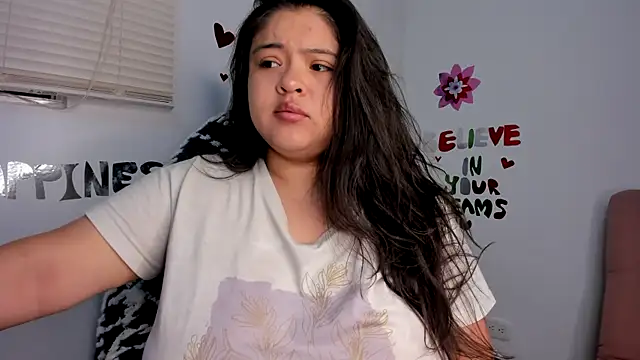 Snapshot of lizzie_c chatting on November 14, 10:25 am lizzie c online show from November 14, 10:25 am