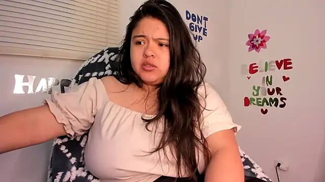 Snapshot of lizzie_c chatting on November 15, 10:34 am lizzie c online show from November 15, 10:34 am