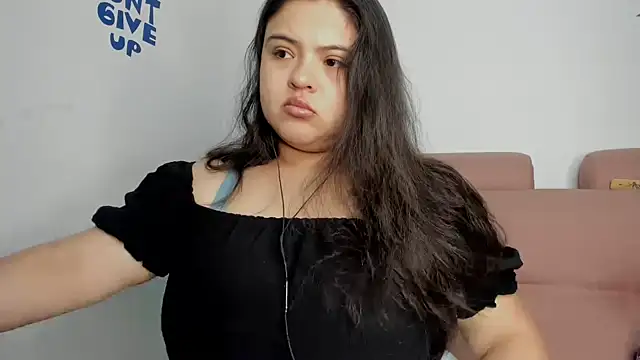 lizzie c online show from May 9, 3:56 am