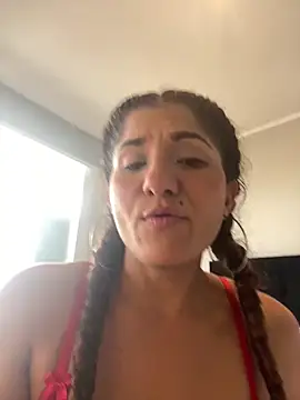 Snapshot of AlejandritaMilano chatting on February 14, 7:21 pm AlejandritaMilano online show from February 14, 7:21 pm