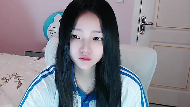 xiao-xiao-D online show from March 6, 12:30 pm