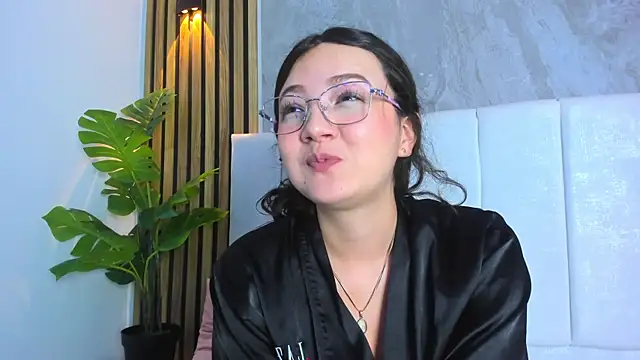 Samantha Good online show from April 25, 1:41 pm
