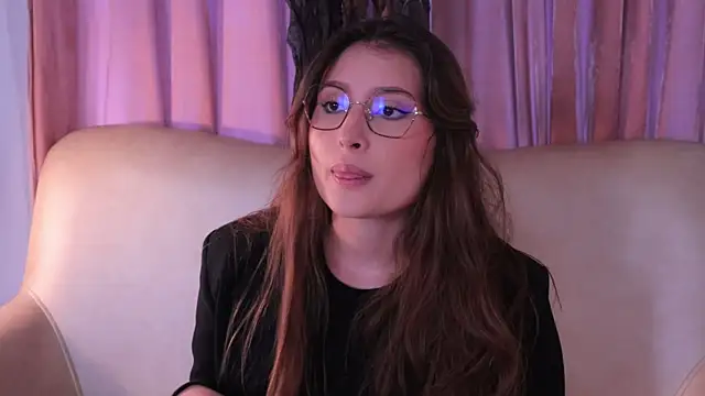 Daisha Riley online show from October 22, 6:29 pm