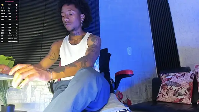 Snapshot of JhonyMiller_ chatting on November 11, 7:36 pm JhonyMiller online show from November 11, 7:36 pm