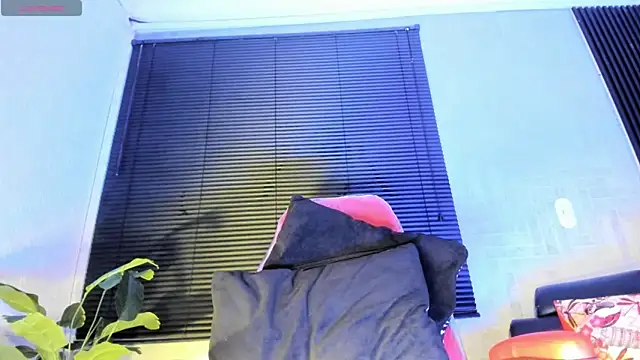 Snapshot of JhonyMiller_ chatting on November 12, 7:57 pm JhonyMiller online show from November 12, 7:57 pm