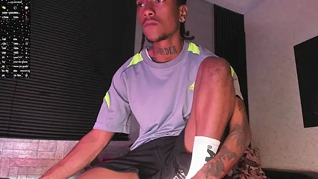 Snapshot of JhonyMiller_ chatting on December 2, 7:53 pm JhonyMiller online show from December 2, 7:53 pm