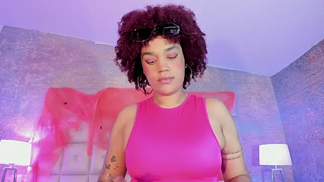 loladupont online show from October 23, 3:06 am