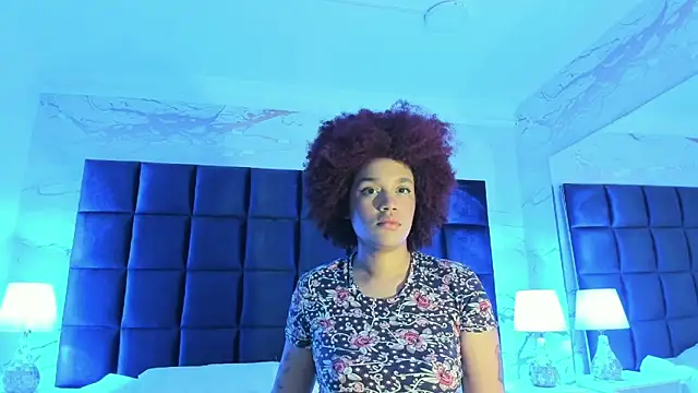 loladupont online show from February 25, 3:05 am