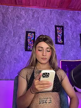Snapshot of Little_lili19 chatting on May 31, 5:59 am Little lili19 online show from May 31, 5:59 am