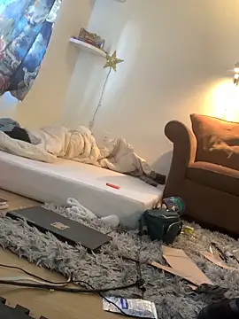 Snapshot of SilverandFox chatting on October 13, 4:18 pm SilverandFox online show from October 13, 4:18 pm