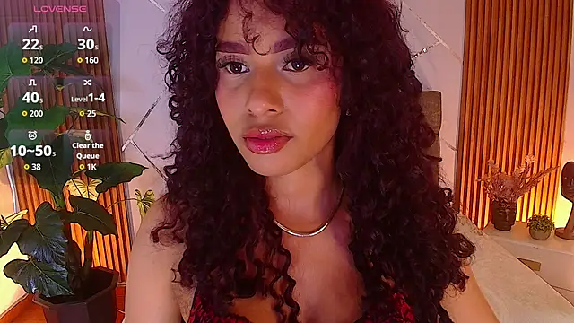 charlottee white online show from May 4, 10:28 pm