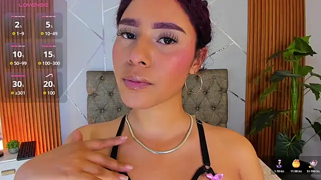 charlottee white online show from May 14, 8:48 pm