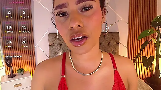 charlottee white online show from May 23, 8:24 pm