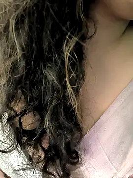 hot menka online show from March 12, 7:17 pm