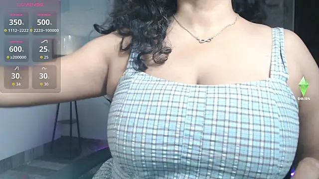Snapshot of hot_menka chatting on May 25, 5:30 pm hot menka online show from May 25, 5:30 pm