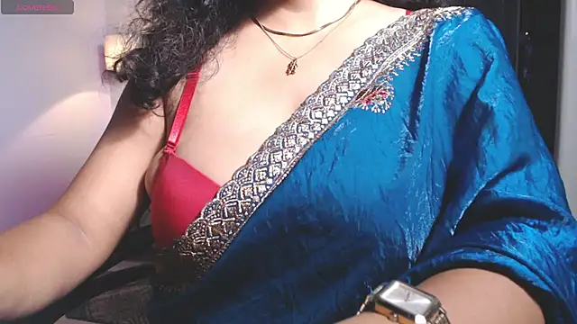 Snapshot of hot_menka chatting on June 8, 5:13 pm hot menka online show from June 8, 5:13 pm