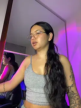 Snapshot of Rosita_forever_ chatting on May 4, 2:46 pm Rosita forever online show from May 4, 2:46 pm