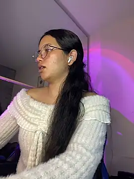 Snapshot of Rosita_forever_ chatting on May 8, 4:29 am Rosita forever online show from May 8, 4:29 am