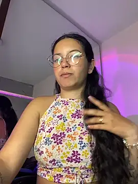 Snapshot of Rosita_forever_ chatting on May 14, 4:47 pm Rosita forever online show from May 14, 4:47 pm