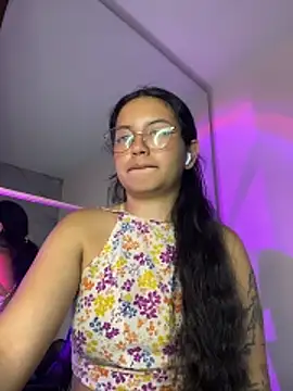Snapshot of Rosita_forever_ chatting on May 15, 4:52 am Rosita forever online show from May 15, 4:52 am