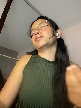 Snapshot of Rosita_forever_ chatting on June 3, 2:33 pm Rosita forever online show from June 3, 2:33 pm