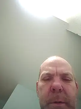 Snapshot of hoodratoui chatting on December 16, 7:13 am hoodratoui online show from December 16, 7:13 am