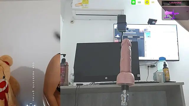 Snapshot of mariana_1_ chatting on February 12, 7:44 am mariana 1 online show from February 12, 7:44 am