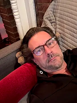 Johnny Bottoms online show from December 17, 4:35 pm