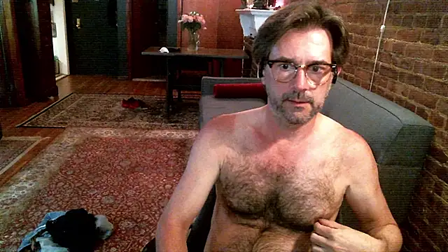 Snapshot of Johnny_Bottoms chatting on May 18, 9:20 pm Johnny Bottoms online show from May 18, 9:20 pm