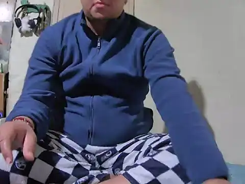 Snapshot of manolo666hot chatting on February 12, 6:47 pm manolo666hot online show from February 12, 6:47 pm