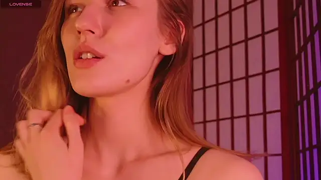 Snapshot of Hina__Derry chatting on December 25, 4:54 pm Hina Derry online show from December 25, 4:54 pm