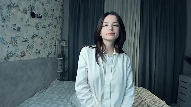 Snapshot of LilianGrindle chatting on January 10, 12:06 am LilianGrindle online show from January 10, 12:06 am