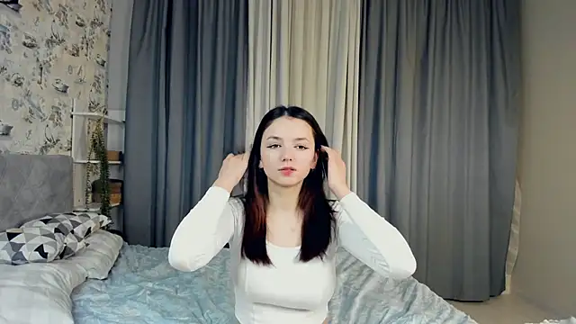 Snapshot of LilianGrindle chatting on January 14, 6:07 pm LilianGrindle online show from January 14, 6:07 pm