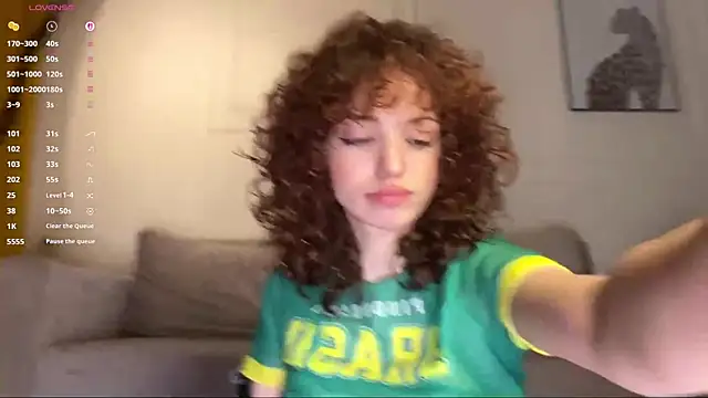 Snapshot of LilianGrindle chatting on June 11, 7:34 pm LilianGrindle online show from June 11, 7:34 pm