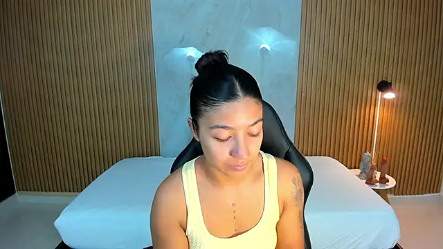 Snapshot of martina_roldam chatting on November 7, 11:05 pm martina roldam online show from November 7, 11:05 pm