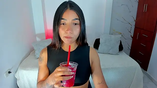 Snapshot of martina_roldam chatting on May 10, 1:22 am martina roldam online show from May 10, 1:22 am