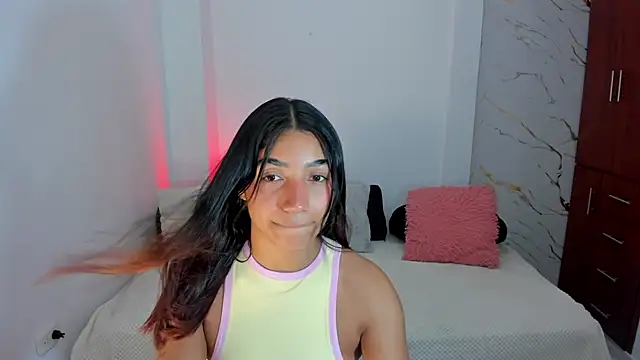 Snapshot of martina_roldam chatting on May 13, 2:31 am martina roldam online show from May 13, 2:31 am