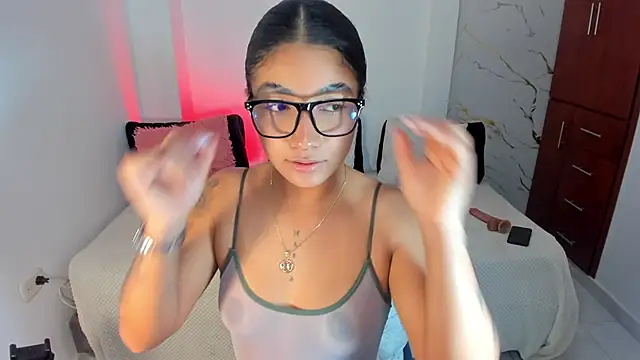 Snapshot of martina_roldam chatting on May 25, 4:29 am martina roldam online show from May 25, 4:29 am