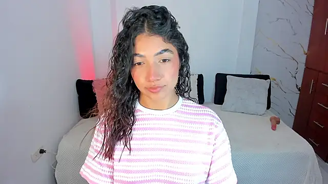 Snapshot of martina_roldam chatting on May 28, 1:47 am martina roldam online show from May 28, 1:47 am