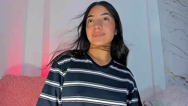 Snapshot of martina_roldam chatting on June 5, 6:52 am martina roldam online show from June 5, 6:52 am