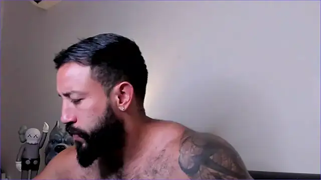 Snapshot of BradLeon_ chatting on December 15, 8:18 am BradLeon online show from December 15, 8:18 am