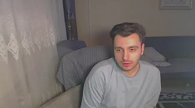 handsomeee04 online show from January 29, 11:14 pm