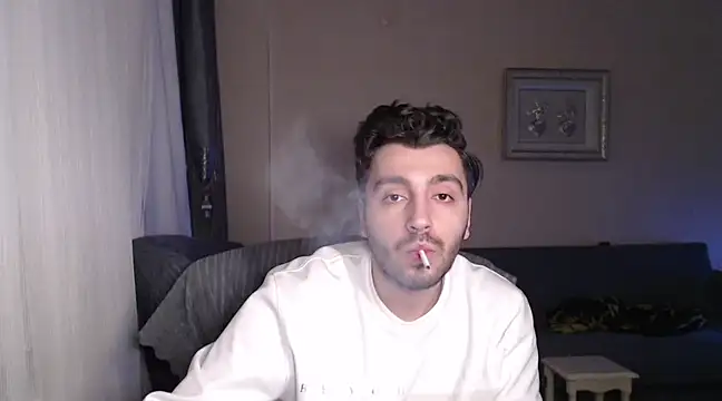 handsomeee04 online show from March 18, 2:25 am